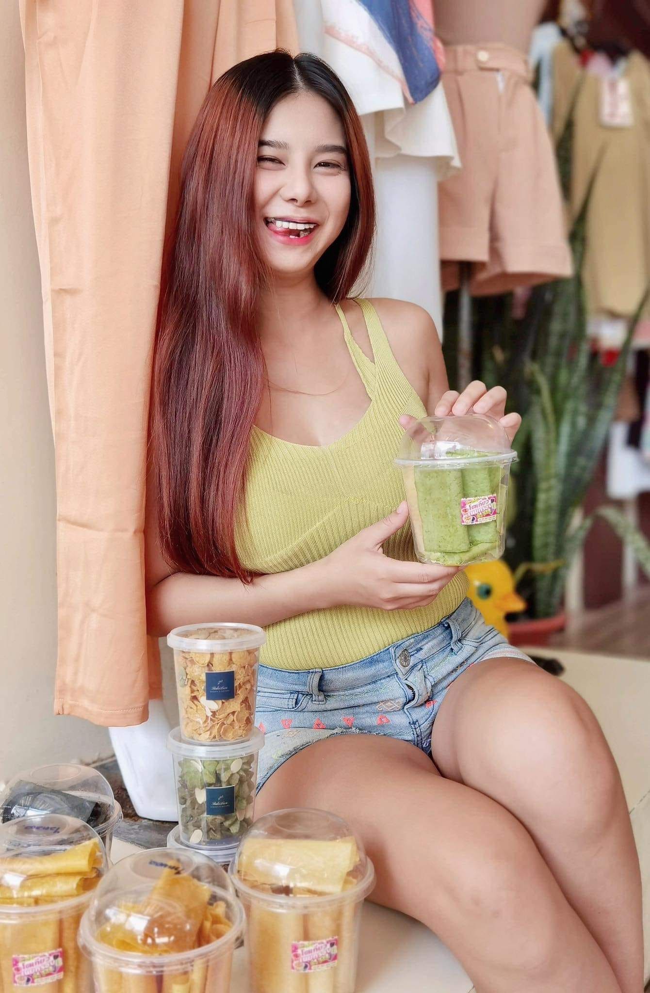 น้องโอลีฟ แม่ค้าโตเกียวกรอบสุดน่ารักจากเชียงใหม่ 8