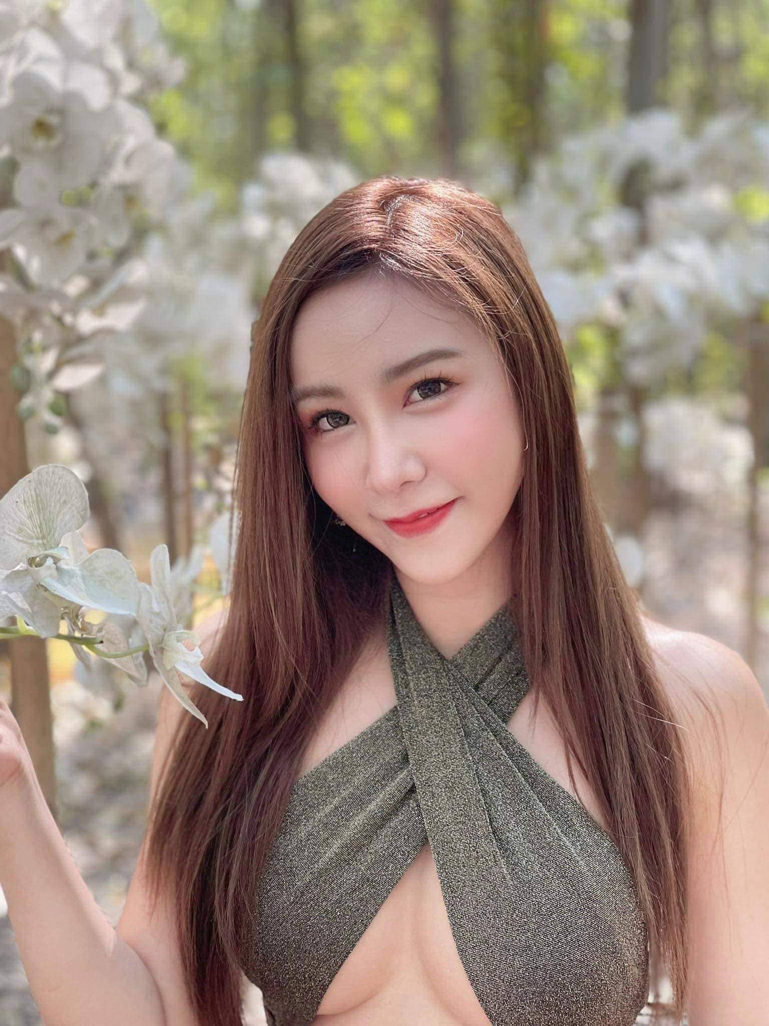 น้องชมพู่เน็ตไอดอลสาว ดีกรีนางแบบ FHM 3