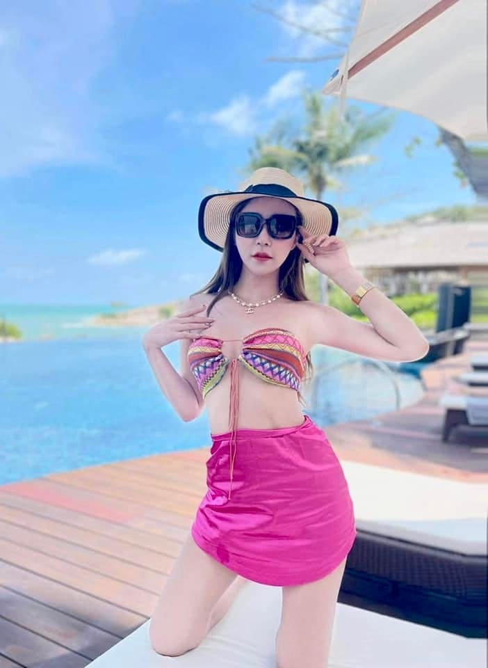 น้องชมพู่เน็ตไอดอลสาว ดีกรีนางแบบ FHM 24