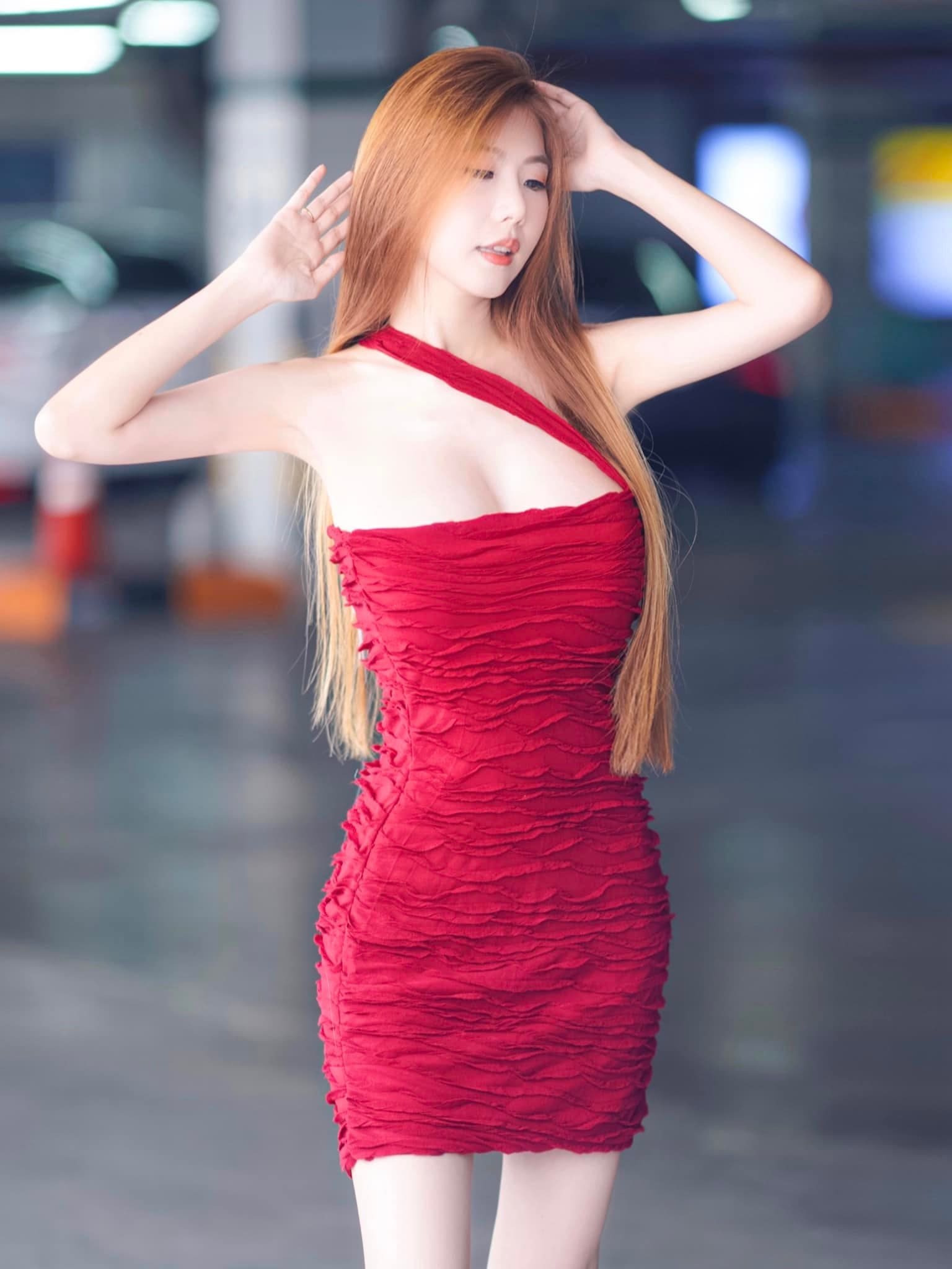 น้องเดียร์ อาจารย์ สาวนักธุรกิจ ที่มาพร้อมกับความเซ็กซี่ ชวนให้หลงไหล 12