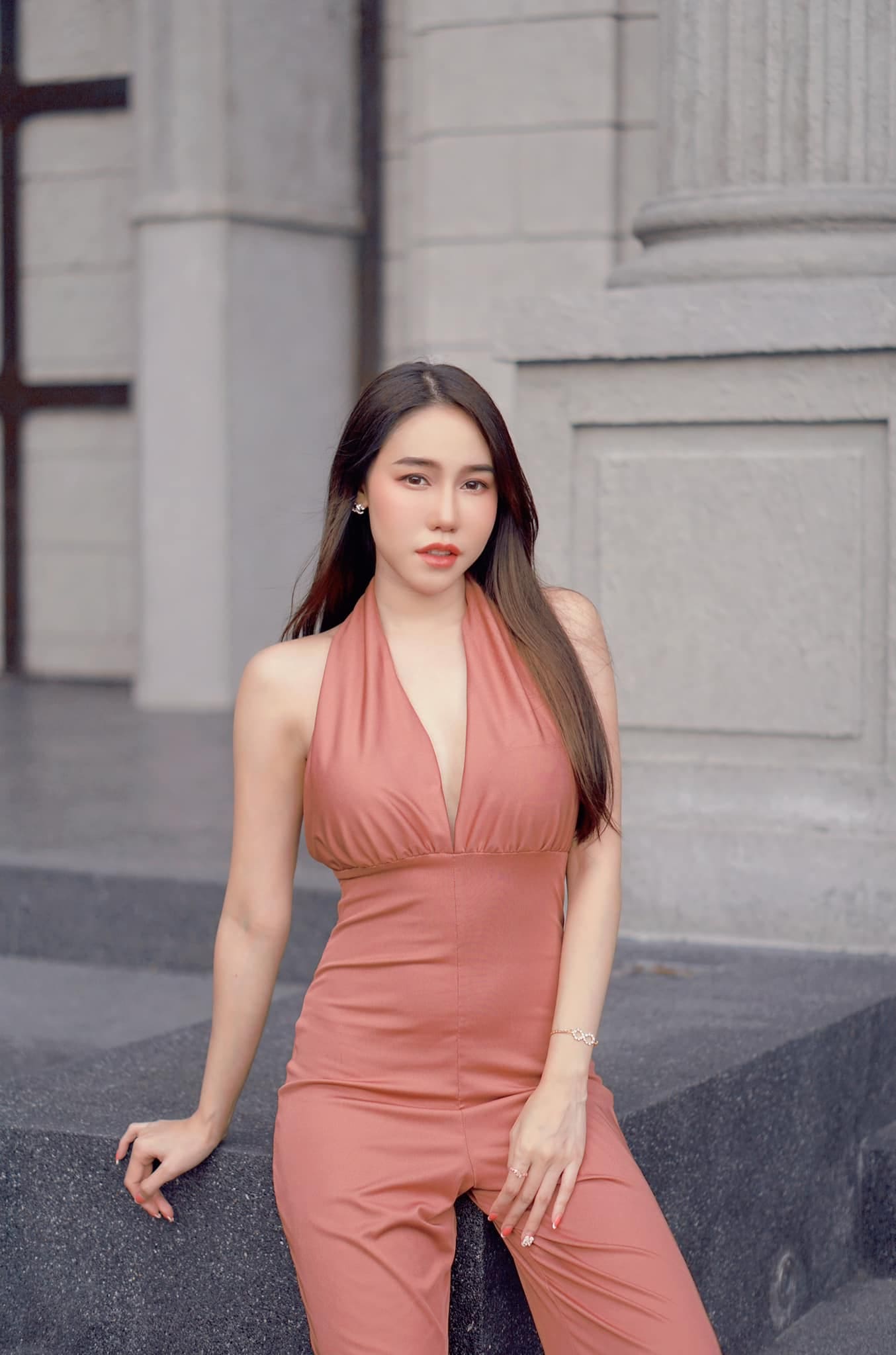 เปิดวาร์ป น้องน้ำหอม สาวเซ็กซี่ สุดร้อนแรงแห่งปี 20