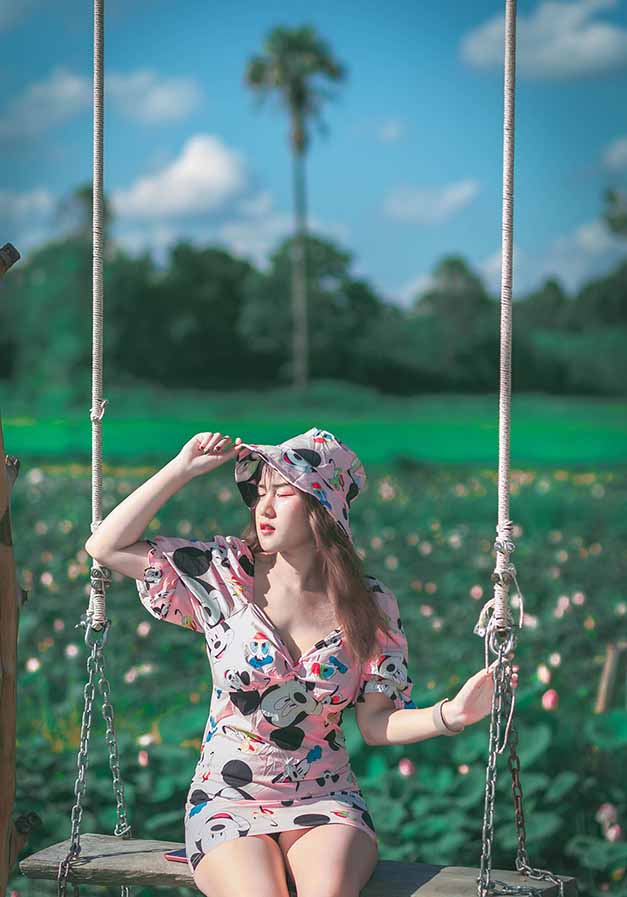 Earn Lalita นักร้องสาวสุดแซ่บและนางฟ้ารถแห่ 1