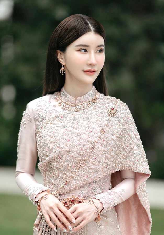 Neuyธันย์ชนก สาวสุดฮอตสายเซ็กซี่ผิวขาวเนียน 13