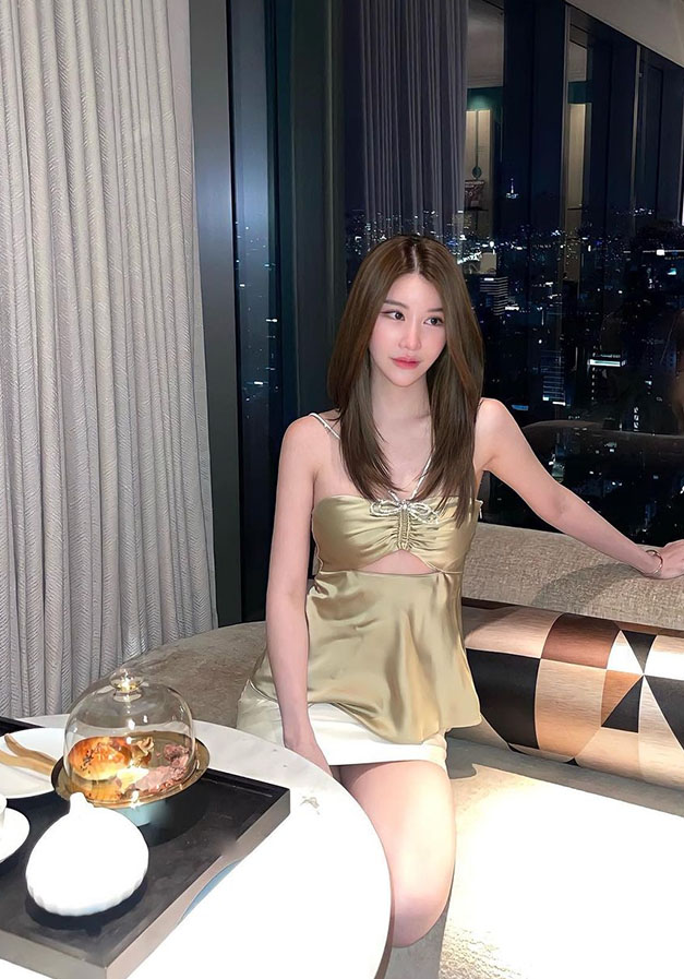 Neuyธันย์ชนก สาวสุดฮอตสายเซ็กซี่ผิวขาวเนียน 4
