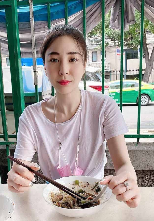 Join Ploychanokแม่ค้าขายน้ำปั่นสุดแซ่บระดับนางฟ้า 8