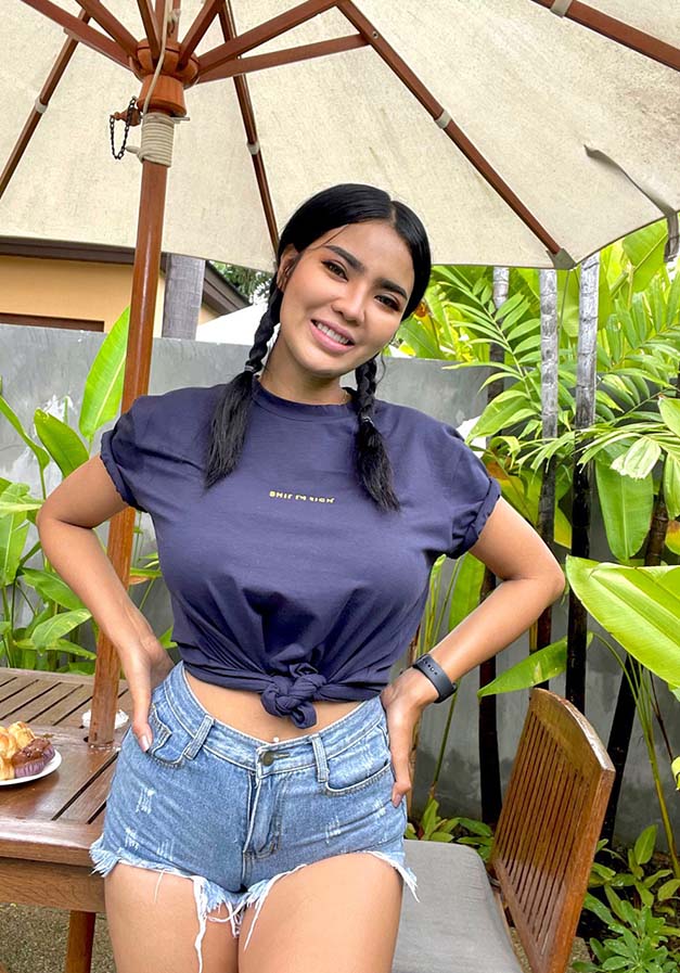 Noey Yanisa เธอไม่เล็กเลยสวยดูดีหุ่นแซ่บ 12