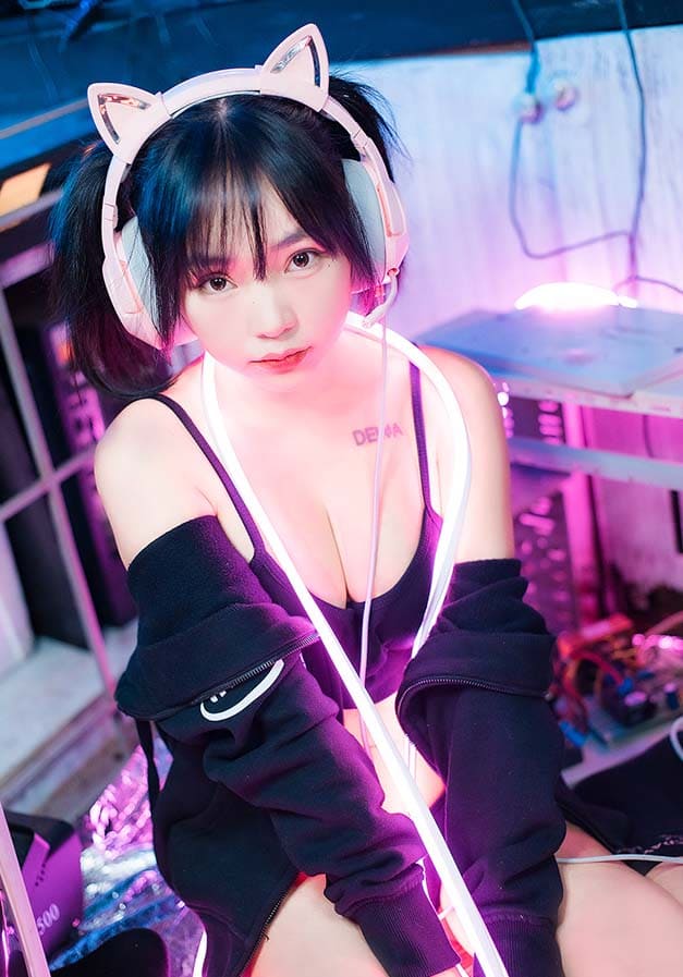 Sununthaน้องเอมมี่สาวน้อยตัวเล็กสุดเซ็กซี่ 13