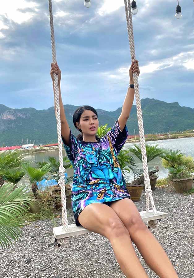 Noey Yanisa เธอไม่เล็กเลยสวยดูดีหุ่นแซ่บ 19