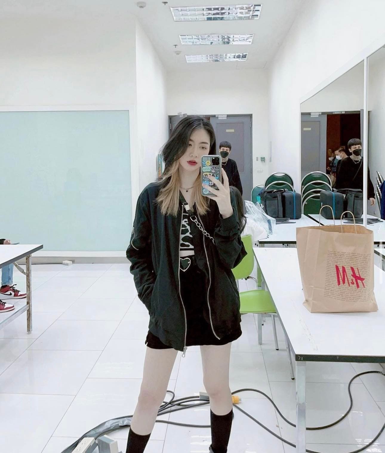 ทรงอย่างแบด ไม่แซดแน่นอน เปิดประวัติ สาลี่ แฟน ฮาย Paper Planes 12
