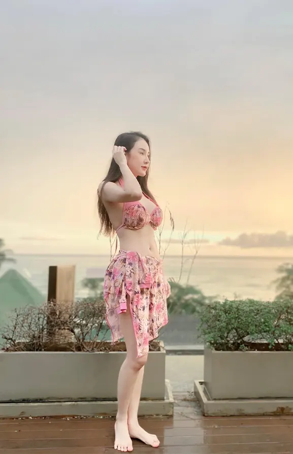 เปิดวาร์ป บ๊อบบี้ ธนาพร นางเอกMV “ไสว่าสิบ่ถิ่มกัน” 11
