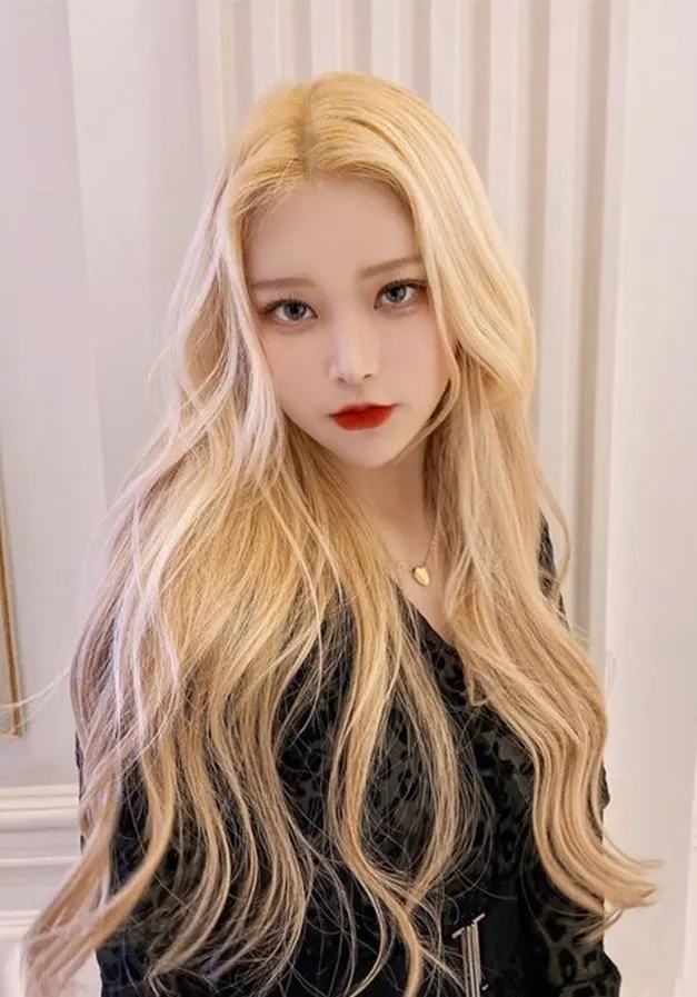 ผมสีบลอนด์ทองแบบสาวตัวมัม Y2K