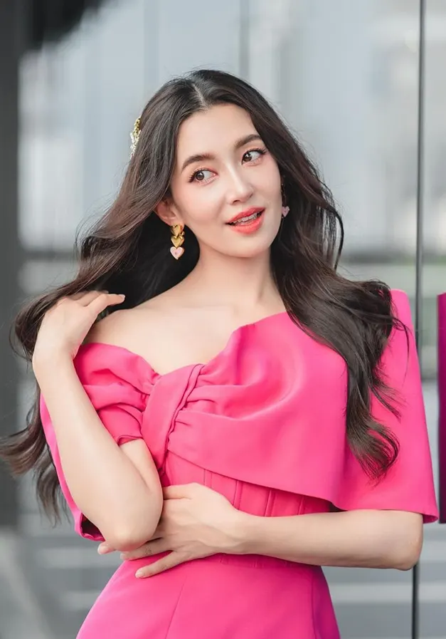 เปิดวาร์ป เบลล่า ราณี สาวสวยสุดแซ่บว่าที่นางเอก 300 ล้าน 8