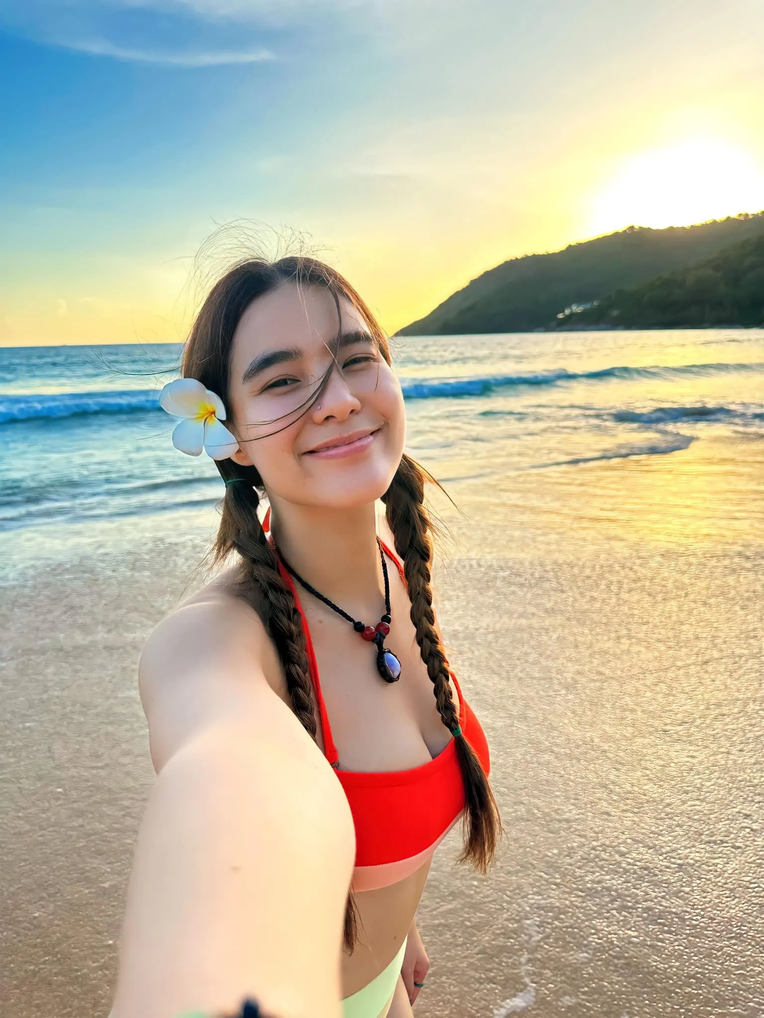 ลูกทุ่งสาวแซ่บ มีนตรา อินทิรา จากสาวบ้านๆ แซ่บเกินต้านแบบสาวลูกครึ่ง 12