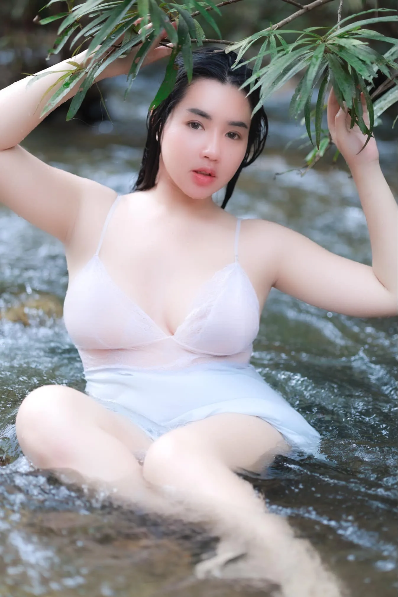 คนิ้ง สุทธิตา เน็ตไอดอลนางแบบ ไซส์อวบงานดี พร้อมแจกวาร์ปโอลี่แฟน 21