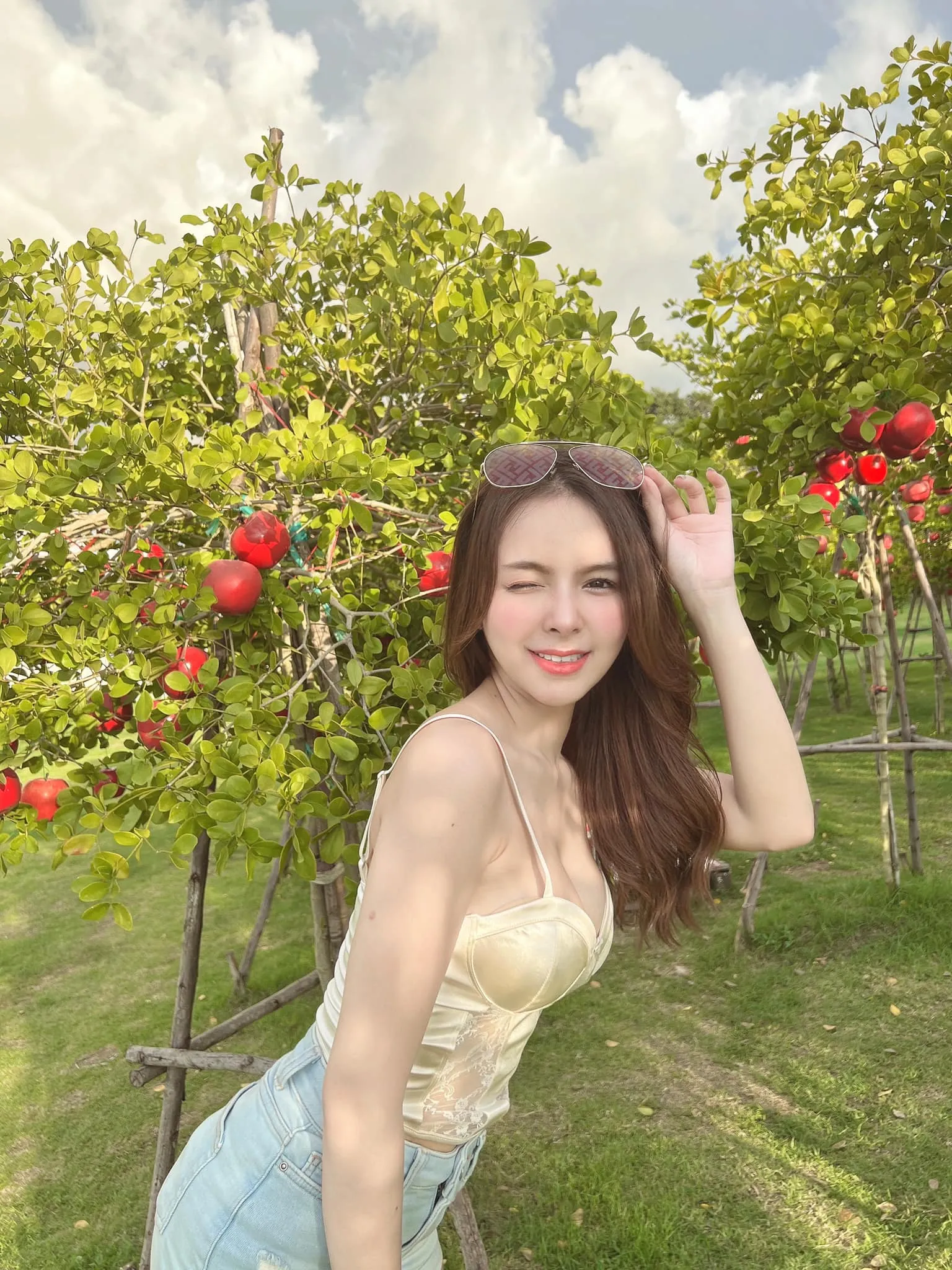 น้องเจนนี่ สร้อยทิพย์ นางแบบ สาวสายเซ็กซี่ ยิ้มทีโลกลละลาย 30