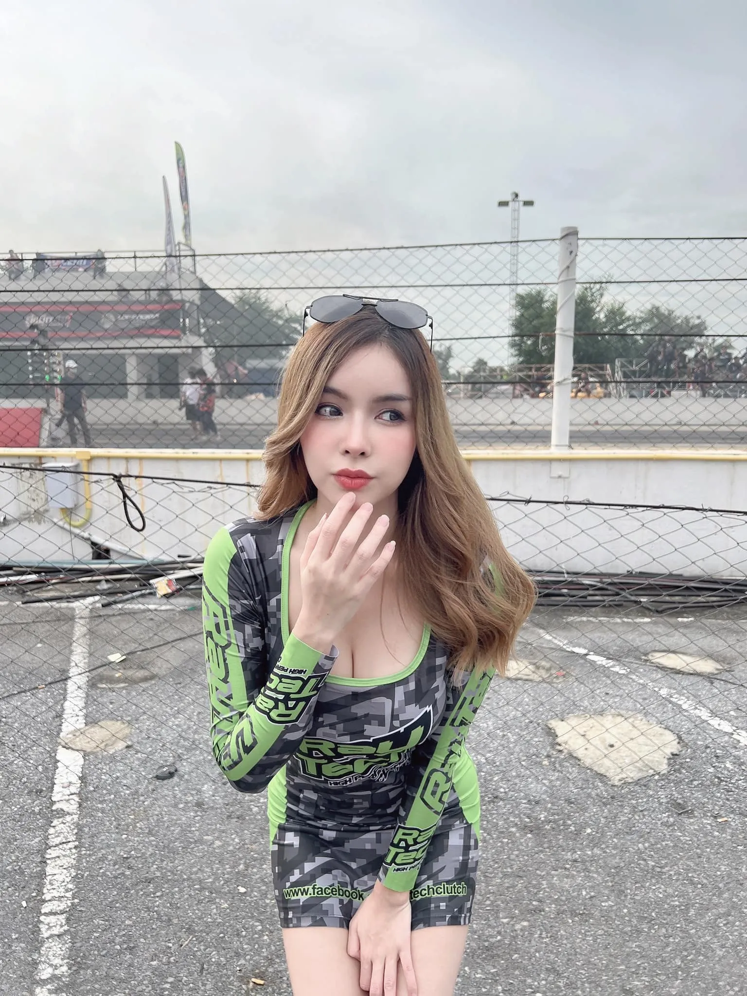 น้องเจนนี่ สร้อยทิพย์ นางแบบ สาวสายเซ็กซี่ ยิ้มทีโลกลละลาย 40