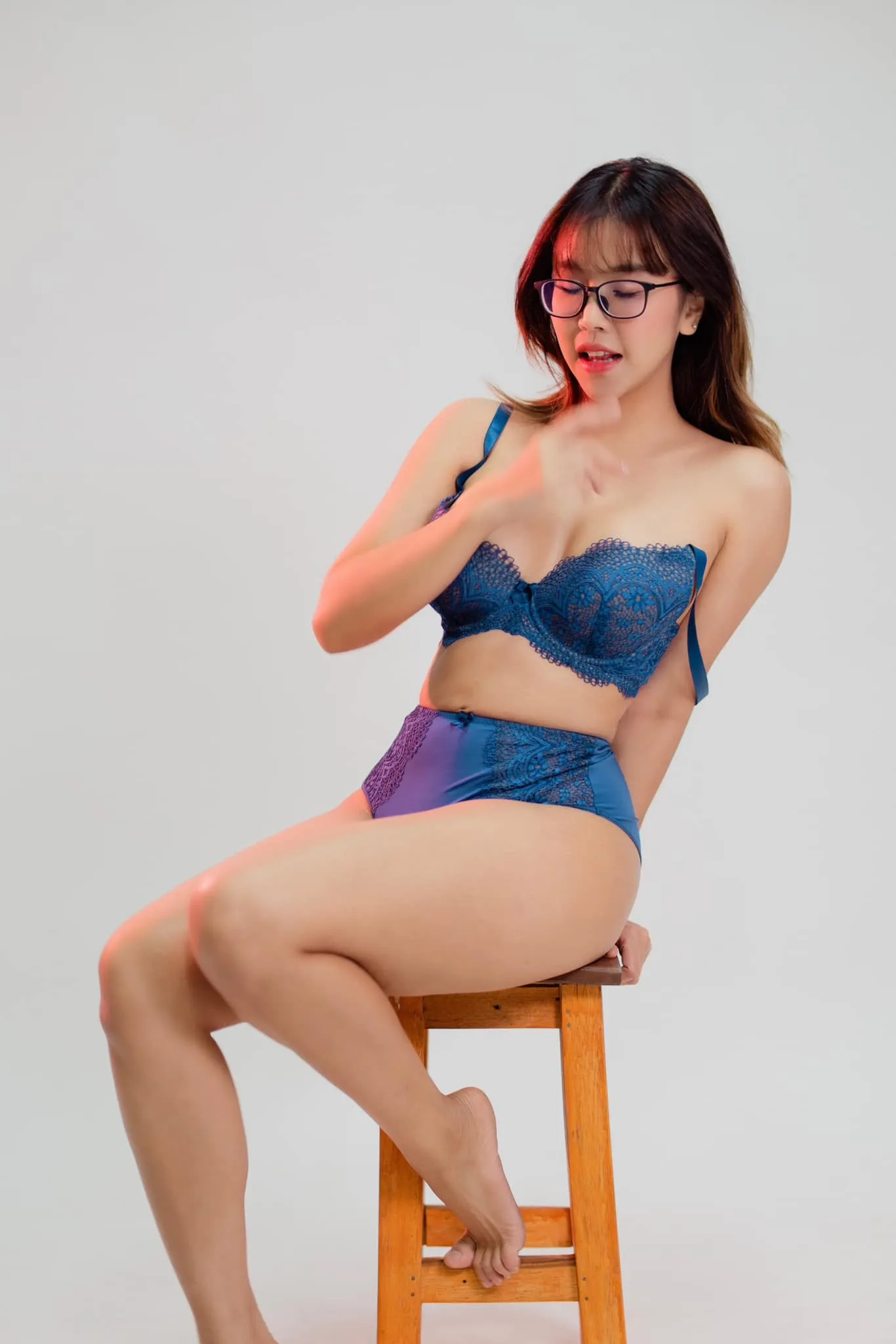 นุ๊ก ปนิสรา สาวแว่นดาว Onlyfans ที่มาพร้อมผลงานสุดเซ็กซี่ลีลาเด็ด 24