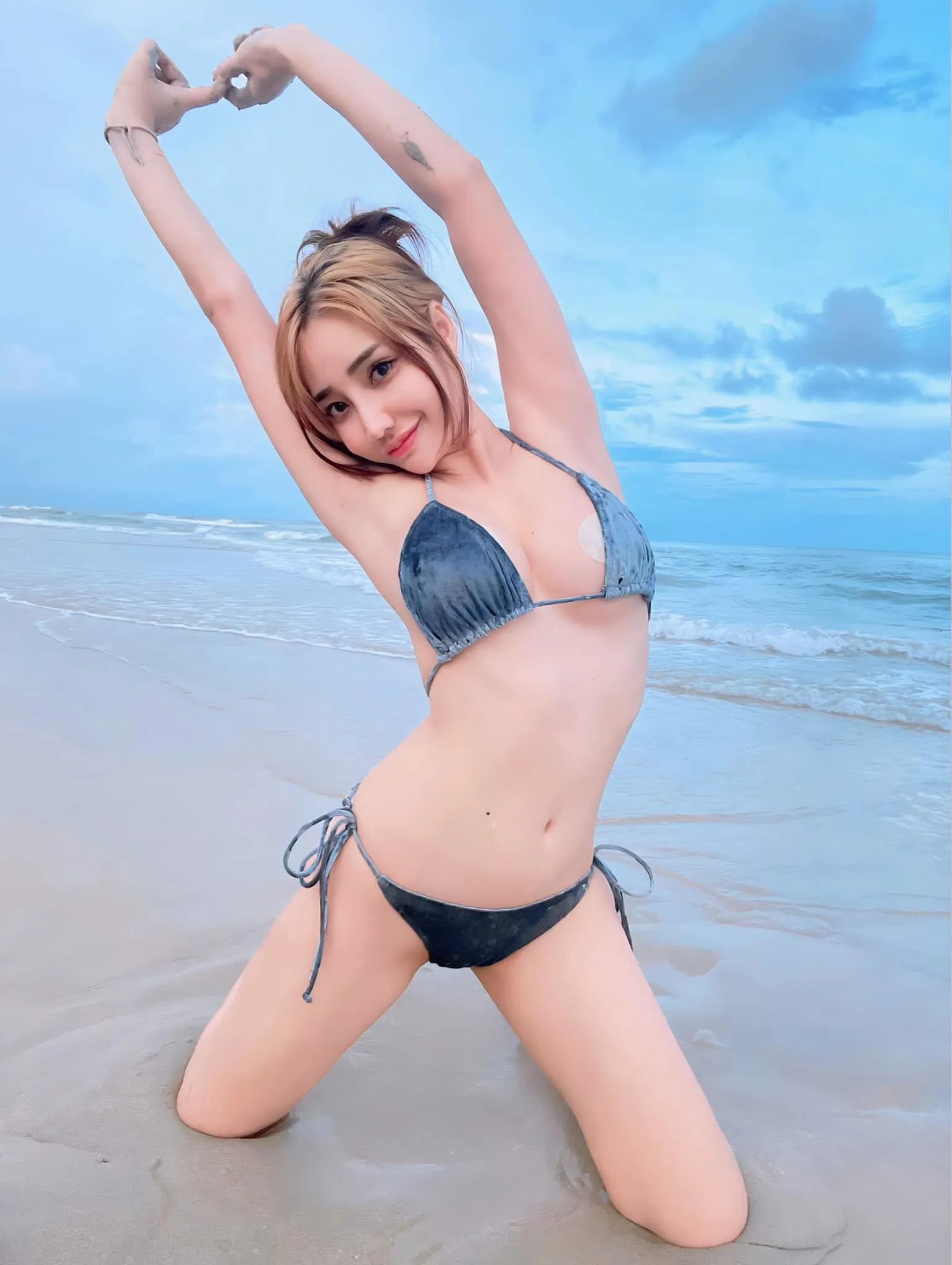 น้องหมิว พริตตี้สาวสวย เน็ตไอดอลลุคเซ็กซี่ ที่ไม่ว่าใครต่างก็ โดนเธอตก 34