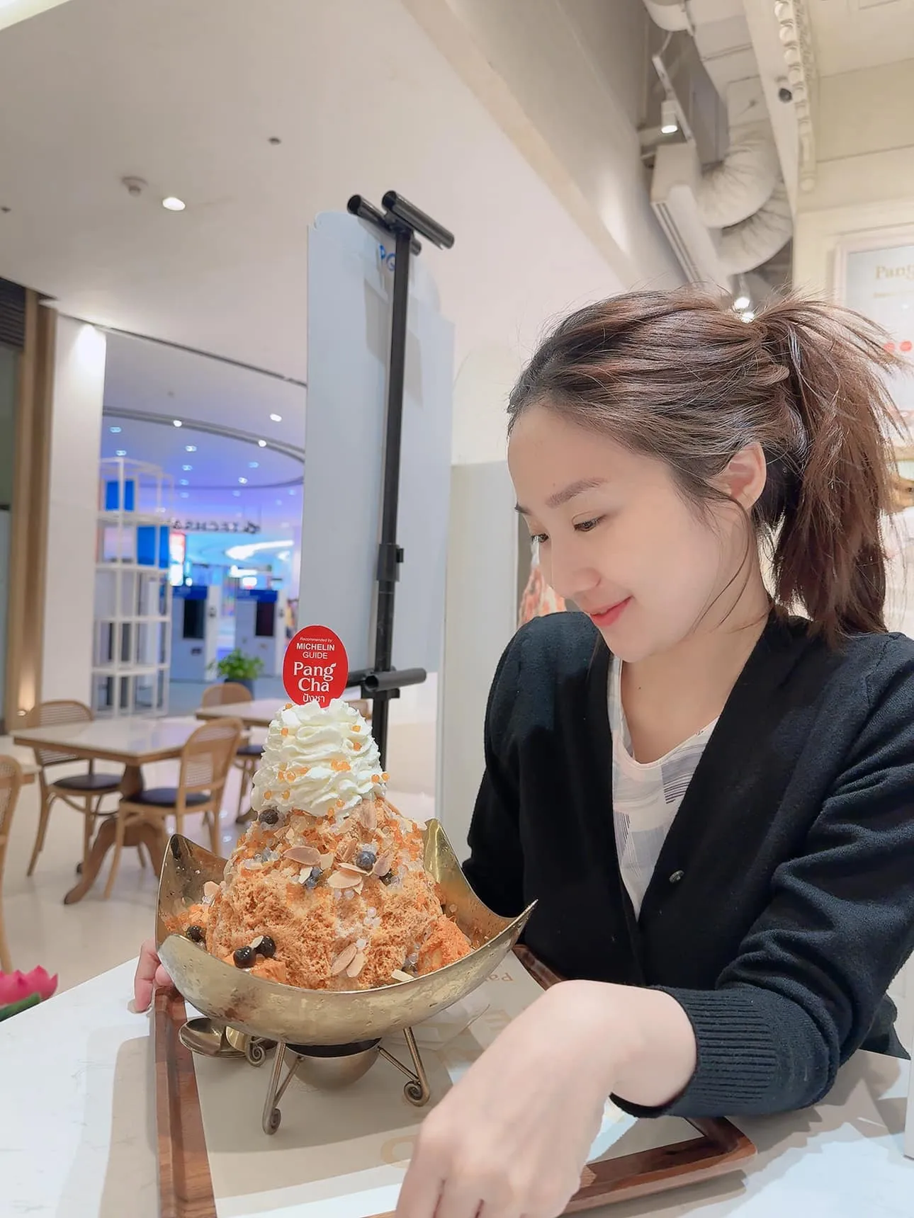 หมอลิลลี่ แพทย์หญิง นางฟ้าสาวสวย มากับตำแหน่งเน็ตไอดอลชุดคุณหมอ 2