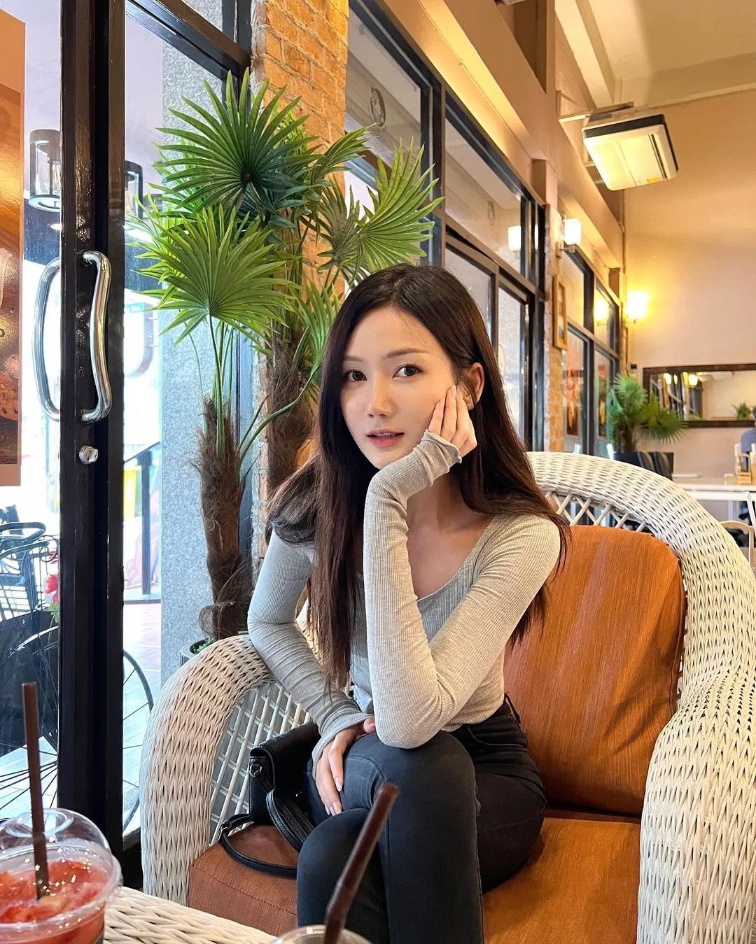 เปิดวาร์ปสาวสวย น้องอิง (ing_lhj2401) เบื้องหลังช่อง Cullen HateBerry 38