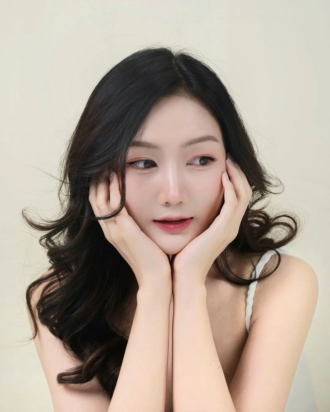 เปิดวาร์ปสาวสวย น้องอิง (ing_lhj2401) เบื้องหลังช่อง Cullen HateBerry 42