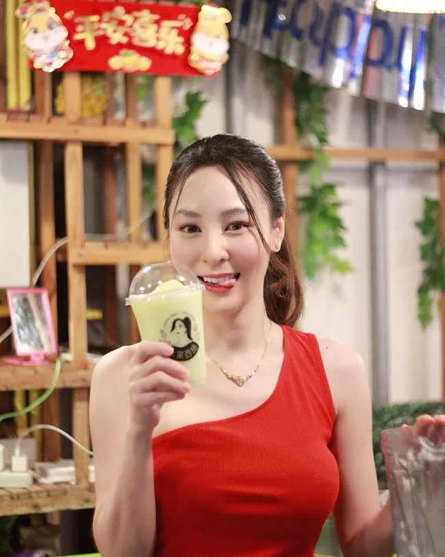 เปิดวาร์ปสาวสวย น้องจอย (joinyy) แม่ค้าน้ำปั่นที่กระแสดีมากๆ 19