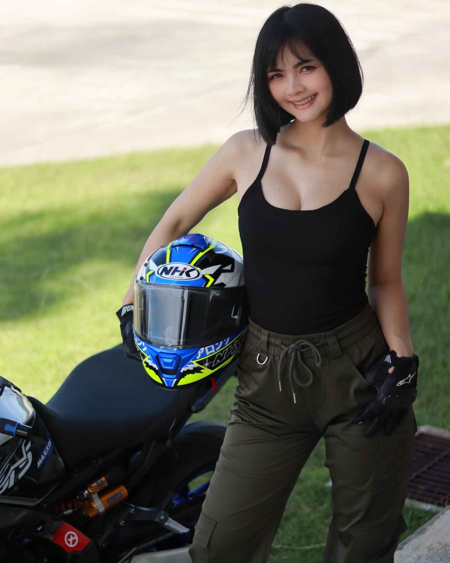 เปิดวาร์ป ซาร์เนส เนตรนภา ไบค์เกอร์สาวนักบิดจากภาคใต้สุดเท่ห์ 52