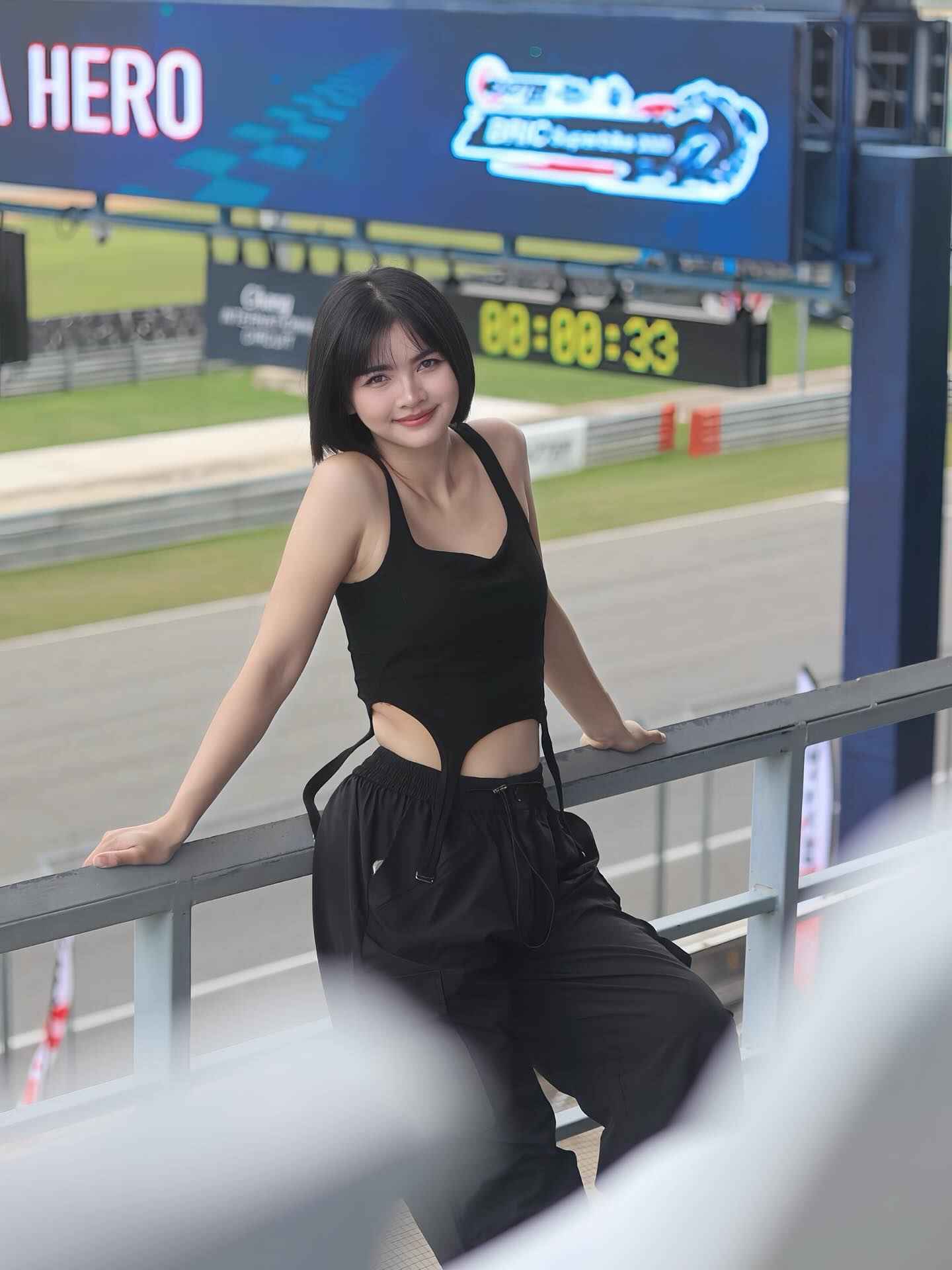 เปิดวาร์ป ซาร์เนส เนตรนภา ไบค์เกอร์สาวนักบิดจากภาคใต้สุดเท่ห์ 97