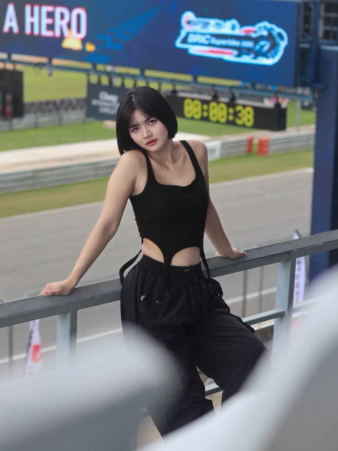 เปิดวาร์ป ซาร์เนส เนตรนภา ไบค์เกอร์สาวนักบิดจากภาคใต้สุดเท่ห์ 99