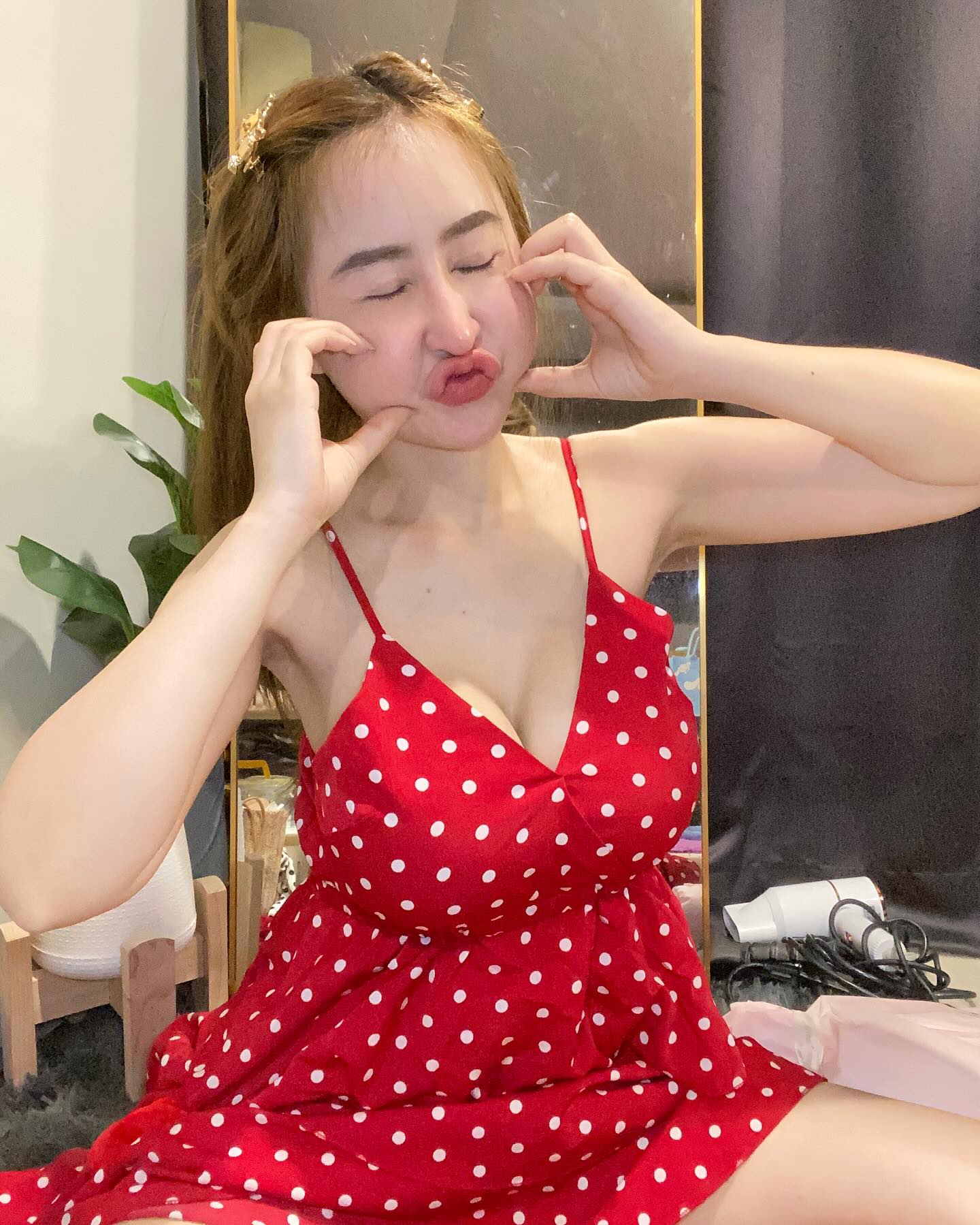 Kaemix สาวสวยหุ่นดี ขาวใส ลุคนี้ทำไมใคร ๆ ก็พูดถึง? 12