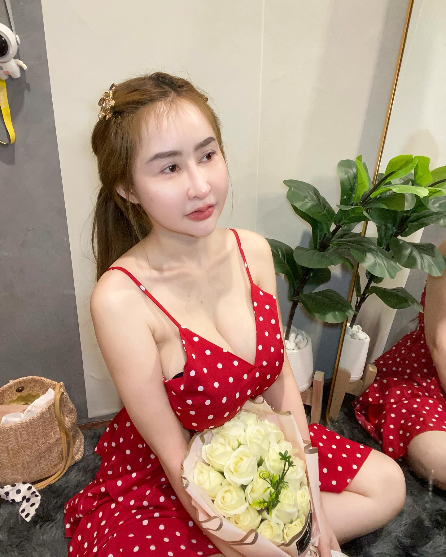 Kaemix สาวสวยหุ่นดี ขาวใส ลุคนี้ทำไมใคร ๆ ก็พูดถึง? 15