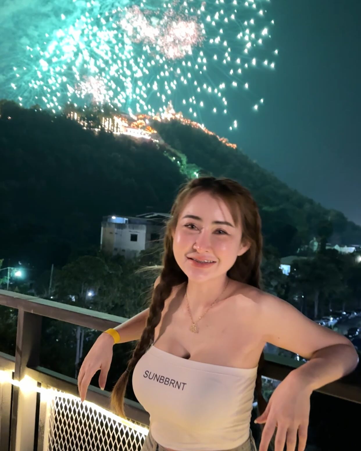 Kaemix สาวสวยหุ่นดี ขาวใส ลุคนี้ทำไมใคร ๆ ก็พูดถึง? 19