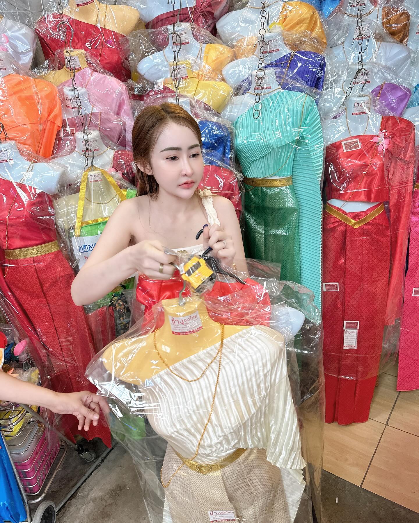 Kaemix สาวสวยหุ่นดี ขาวใส ลุคนี้ทำไมใคร ๆ ก็พูดถึง? 54